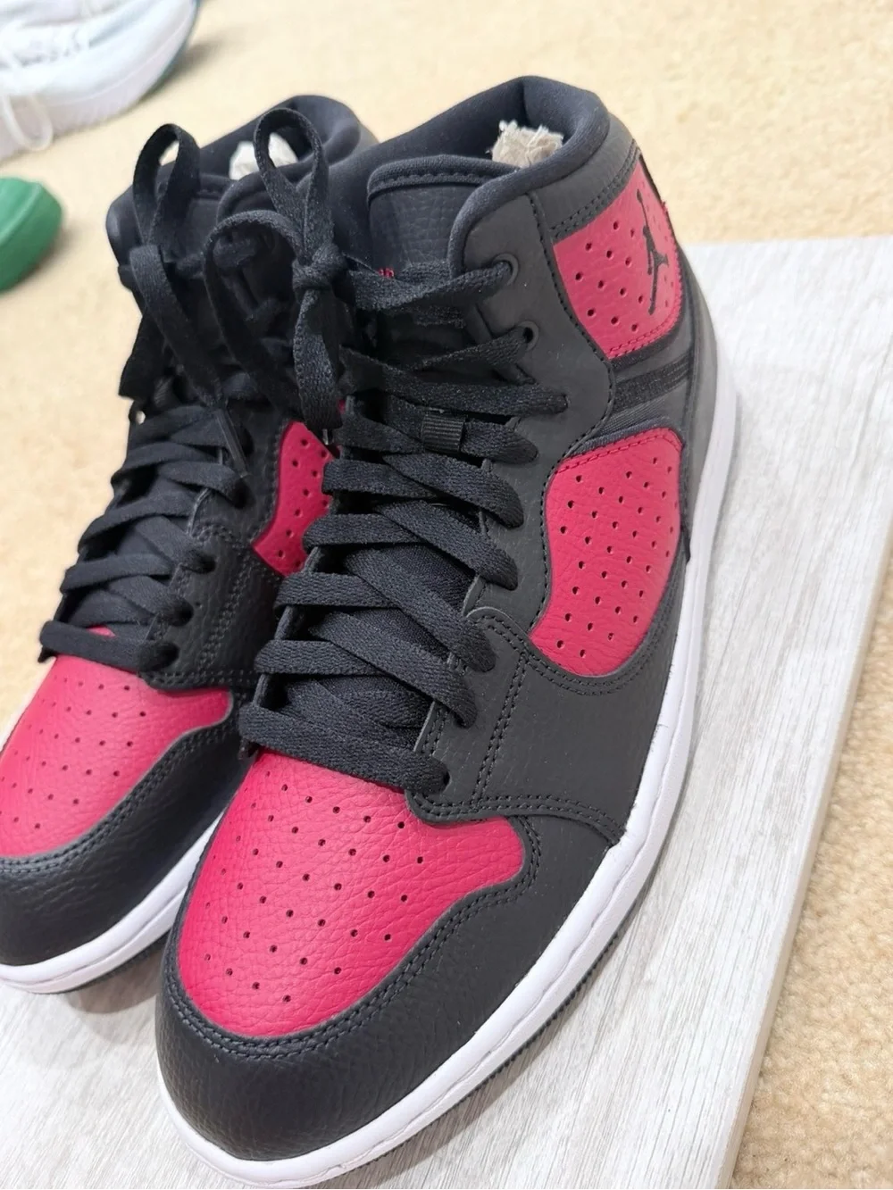 Nike Jordan acesss